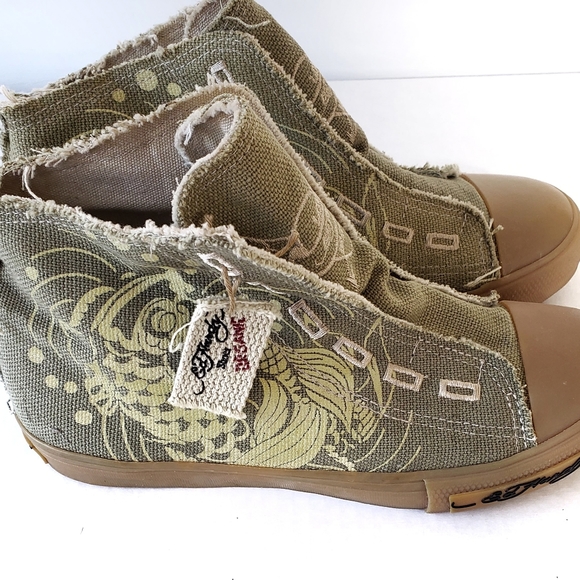 Ed Hardy Shoes - Ed Hardy Organic Hi Top Lion Canvas Shoe